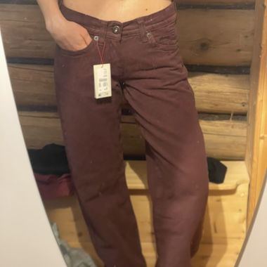 bordeaux rote Jeans