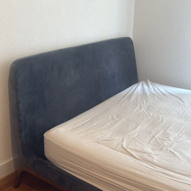 Magnifico letto in velluto grigio