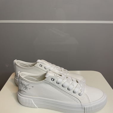 weisse Sneaker
