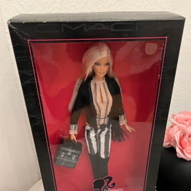 Barbie x Mac Cosmetics 