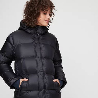 Aritzia - THE SUPER PUFF. Medium length