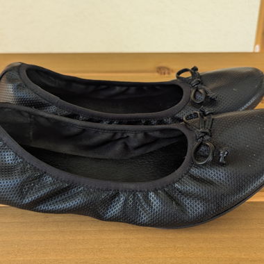 Ballerines noires à détail de nœud