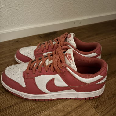 Nike Dunks rosa rosso