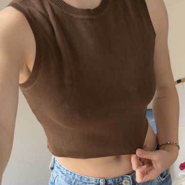 Top tank in maglia a coste marrone