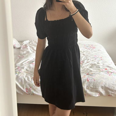 schwarzes Sommerkleid