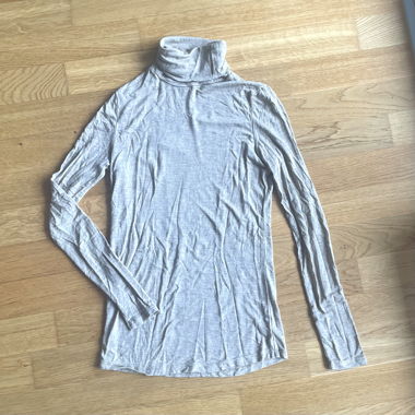 Lightweight Turtleneck Sweater