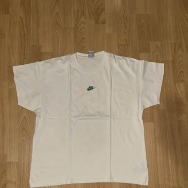 2 Nike T-Shirts