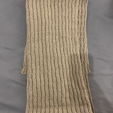 Beige Rippenstrick-Schal