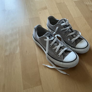 Grey Converse trainers #Converse #GreyTrainers