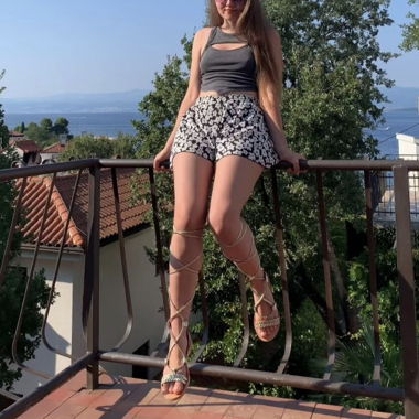Sandali da donna greci in stile antico