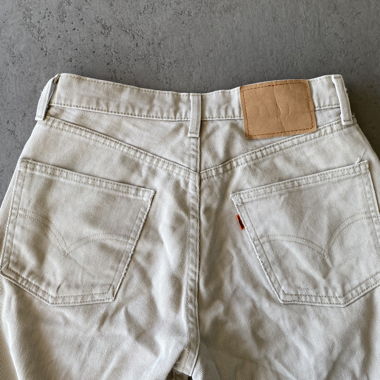 beige vintage levis jeans