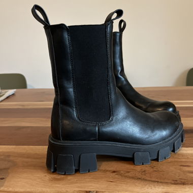 Winterboots / chelseaboots mit dicker Sohle 