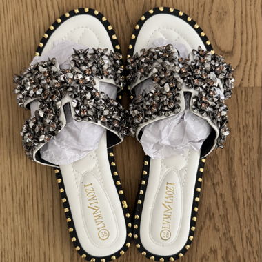 Embellished Slip-On flip flops with strass