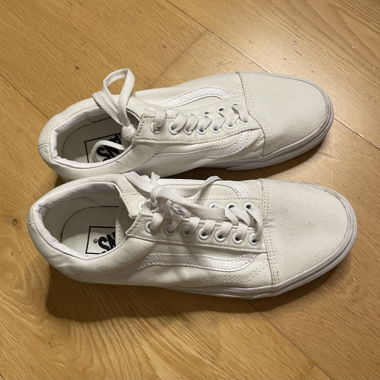 vans all white