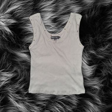 Grau geripptes Eyelet-Tanktop