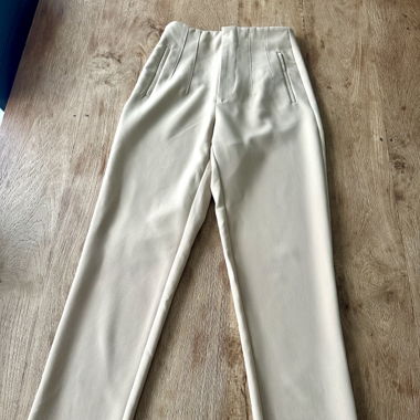 Stoffhose Stradivarius Gr. 34 beige Bürolook Chino