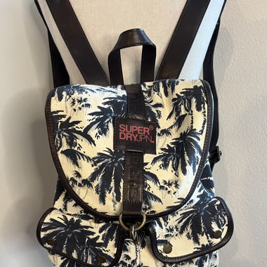 Superdry Rucksack – Sommermotiv