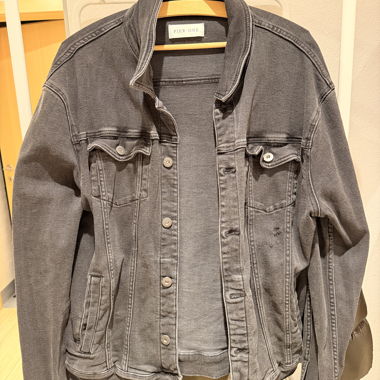 Graue Denim-Jacke
