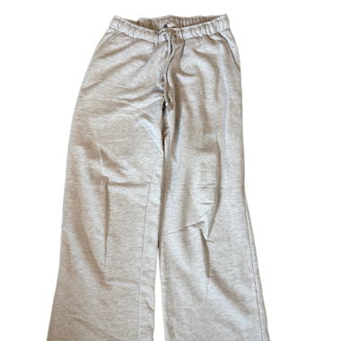 grey sweatpants 