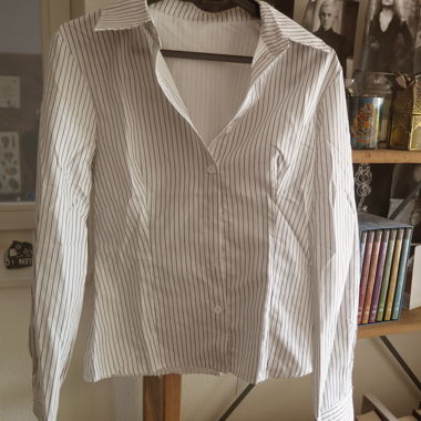 Fitted striped Y2K shirt