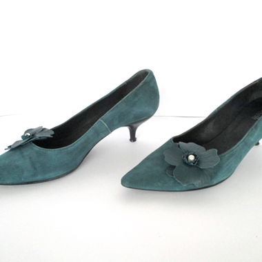 Minelli Pumps in Petrol mit Perl-Blumen