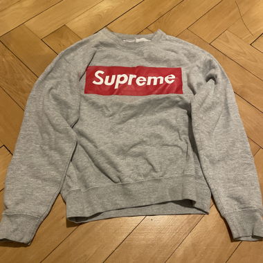 Supreme pulli