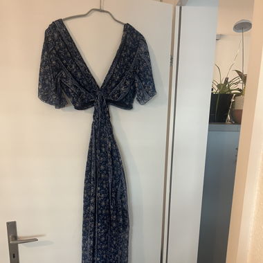 Kleid mit Cut Outs