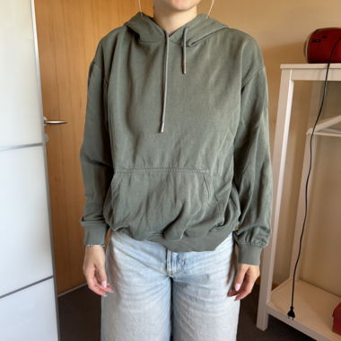 Olivgruener Hoodie