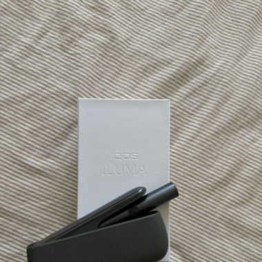 Iqos iluma with charger