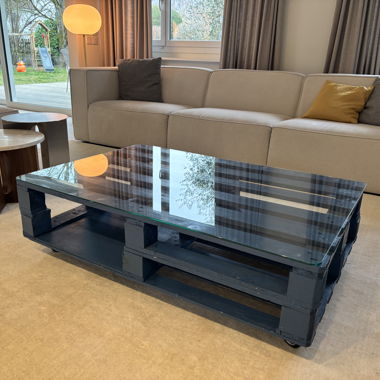 Industrial coffee table (Artist)