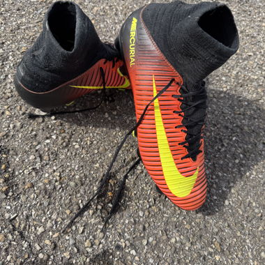 Nike Mercurial Football Boots Size 42.5