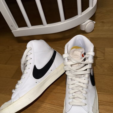 Nike blazer mid