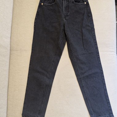 Jeans noirs taille haute Mom Fit
