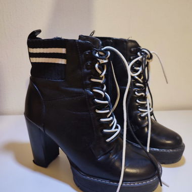 Heeled boots