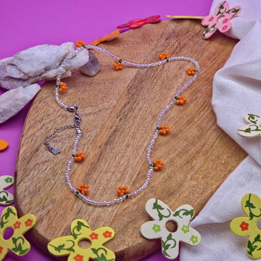 Collana di calendula baciata dal sole