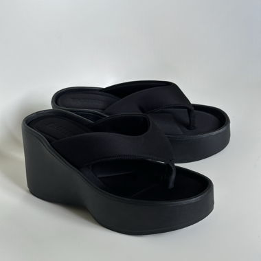 Tongs à plateforme