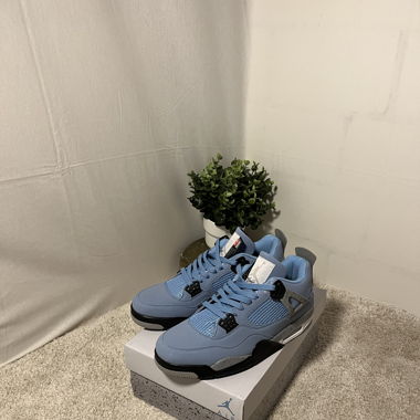 Jordan 4 university Blue 