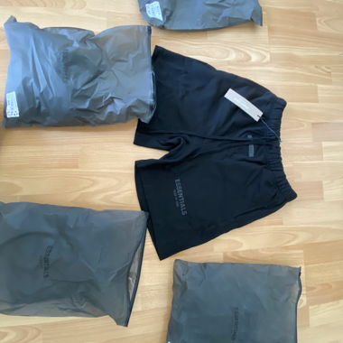 Short ESSENTIALS neri