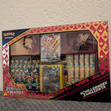 Shiny Zamazenta Premium Pokémon Collection