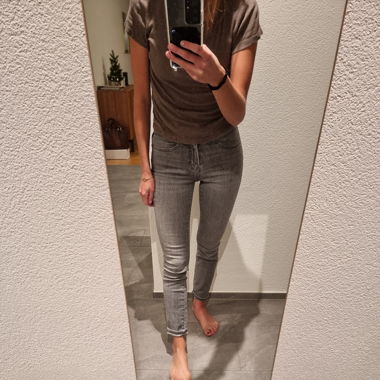 Graue Boss Jeans