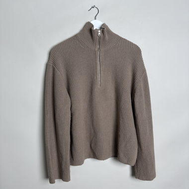 Strickpullover mit Reissverschluss und Rollkragen