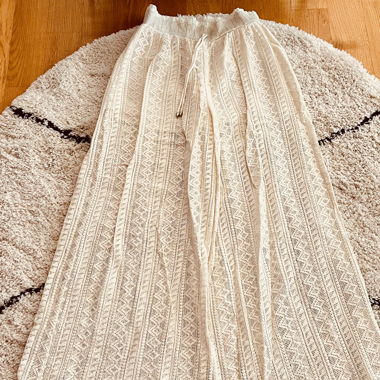 Pantalon large en crochet fin