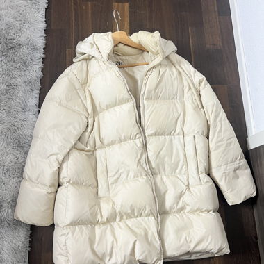 Beige Stepp-Winterjacke mit Kapuze
