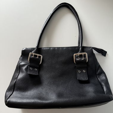 thriftes handbag with buckle