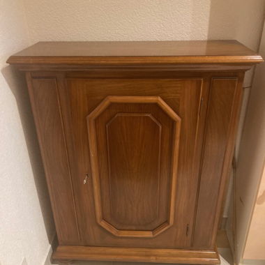 Mobile di stile/armadio-bar con porta (legno massello)