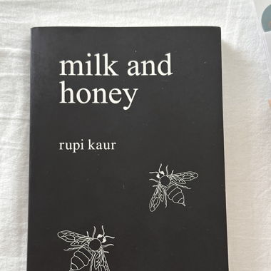 Milk and Honey Buch