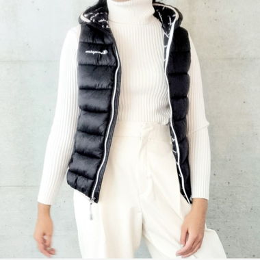Preloved gilet. 100% polyester.