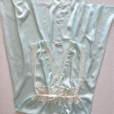 Robe Maxi en Satin Bleu Lily of France Taille M/small L