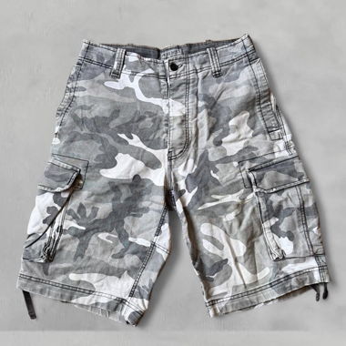 Pantaloncini cargo mimetici grigi