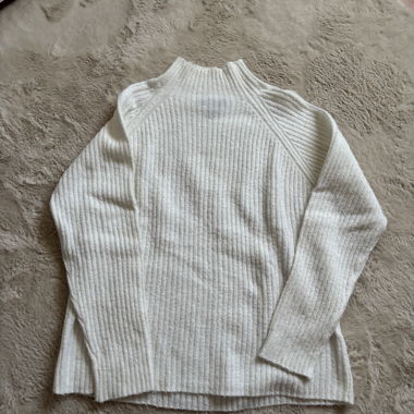 Ecru knit sweater XS